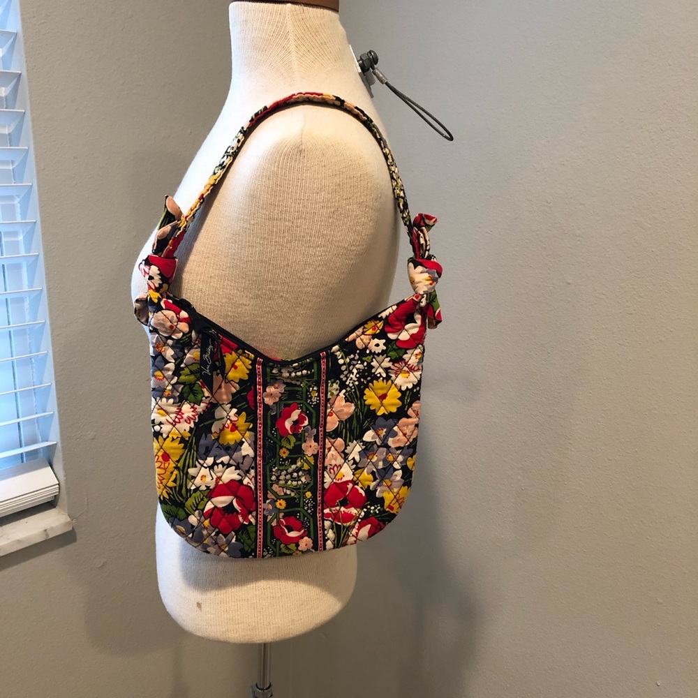 Super cute and pretty Vera Bradley floral baguette style purse